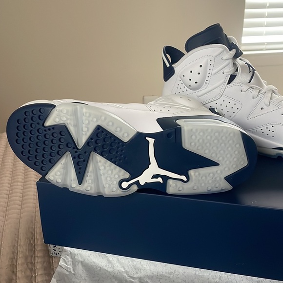 Air Jordan 6 Retro - Picture 7 of 8